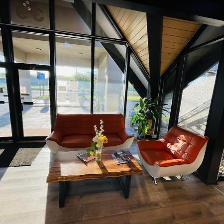 Hotel Weston Rfd Rockford Bagian luar foto