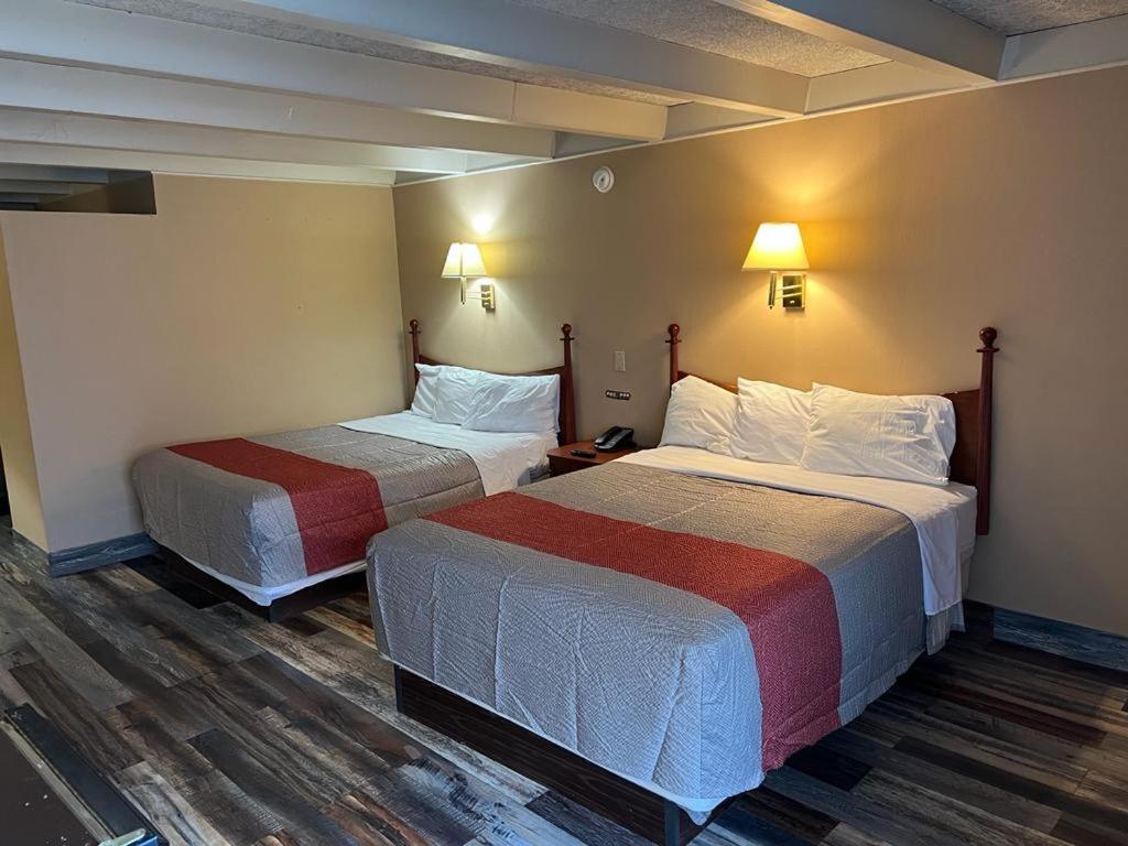 Hotel Weston Rfd Rockford Bagian luar foto