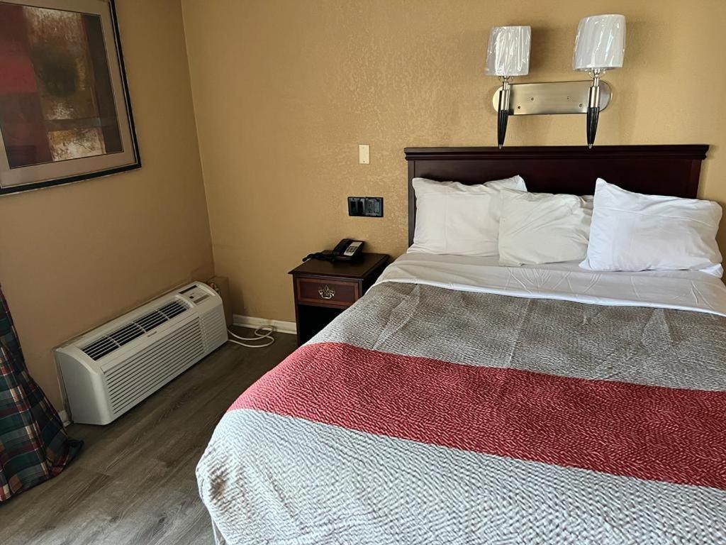 Hotel Weston Rfd Rockford Bagian luar foto